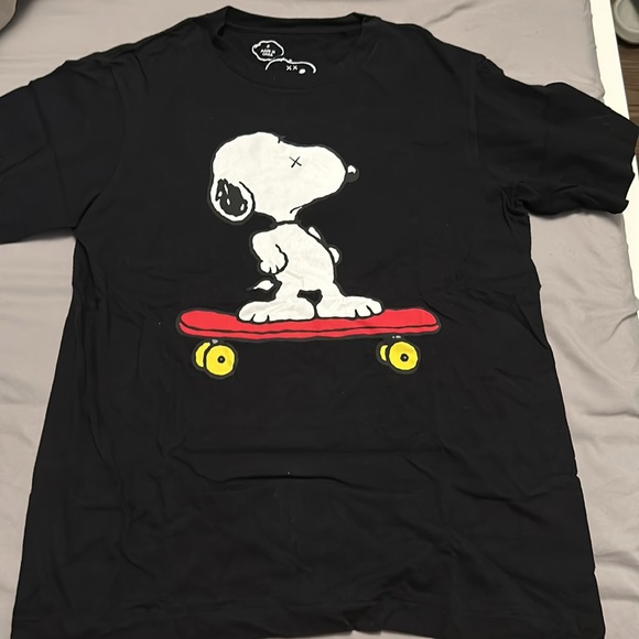 UNIQLO X Snoopy X Kaws - Picture 3 of 3